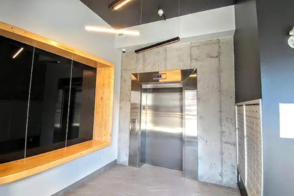 קוויבק סיטי Good Vibes Only -Modern And Spacious 2 Bedroom Condo 4 Beds Free Parking, Gym מראה חיצוני תמונה